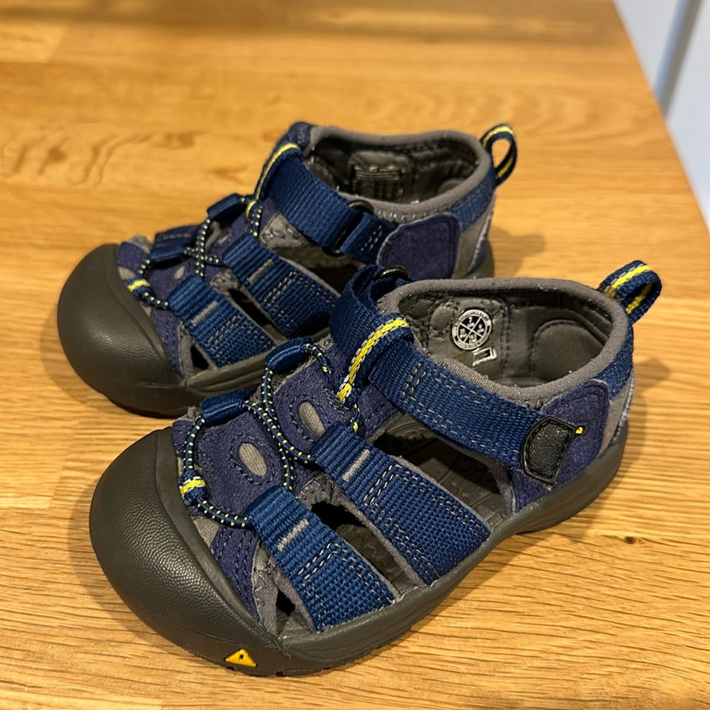 Keen Toddler Sandals, size 7